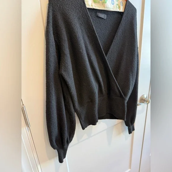 nuuds cozy knit wrap sweater - black - Picture 3 of 5